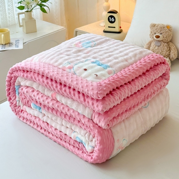 91家纺网 家纺一手货源 找家纺 宜梦家居 2025新款獭兔绒三层夹棉加厚豆豆棉被子被芯 蛋糕猫