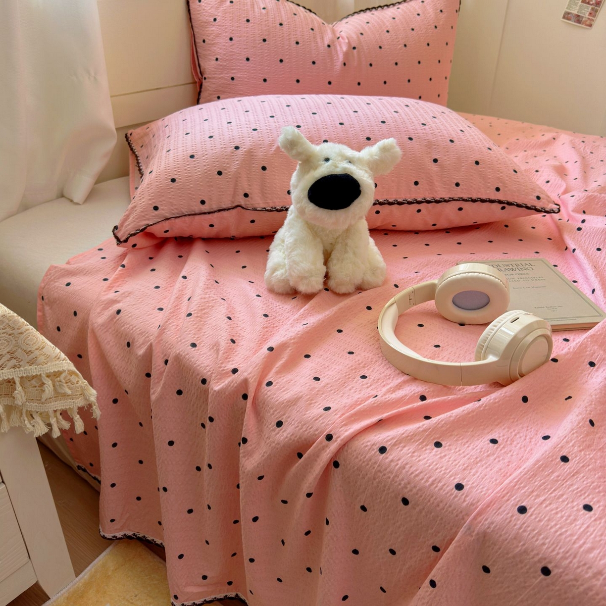 91家纺网 家纺一手货源 找家纺 优卡迪家纺馆 2025新款皱皱棉小花边床单（下载文件包含买家秀） 波点生活-粉