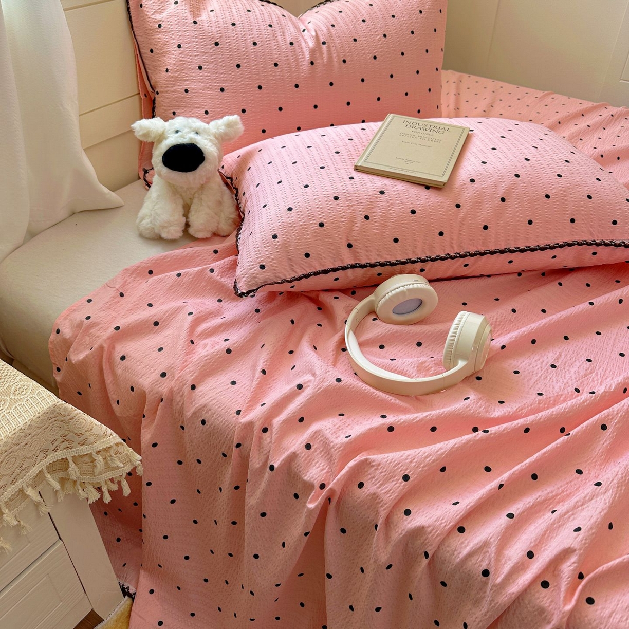 91家纺网 家纺一手货源 找家纺 优卡迪家纺馆 2025新款皱皱棉小花边床单（下载文件包含买家秀） 波点生活-粉