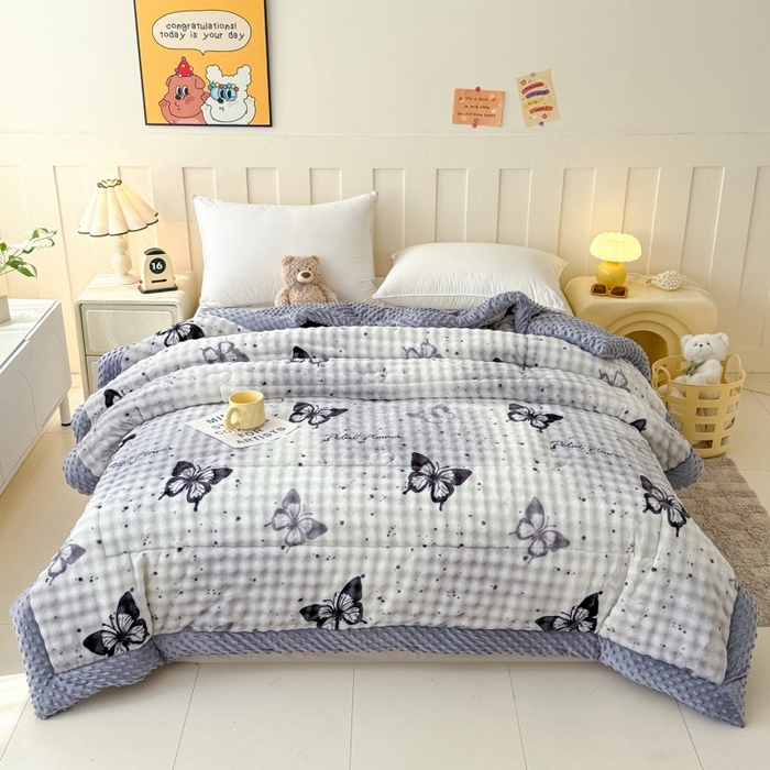 91家纺网 家纺一手货源 找家纺 宜梦家居 2025新款獭兔绒三层夹棉加厚豆豆棉被子被芯 蝴蝶