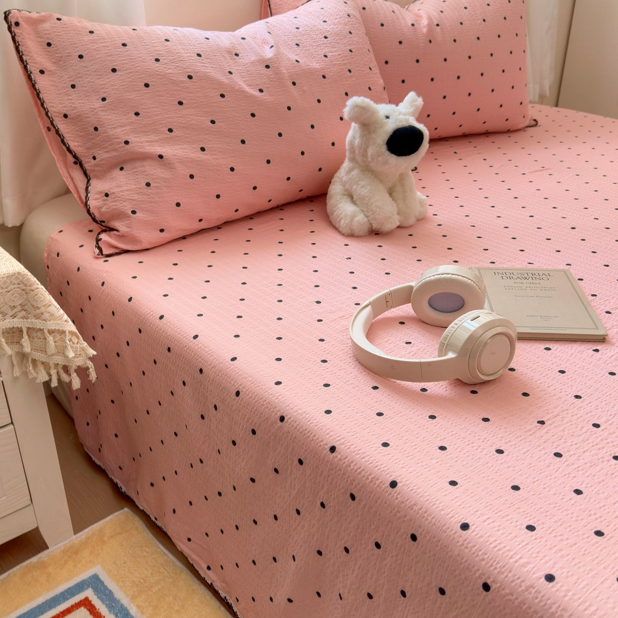 91家纺网 家纺一手货源 找家纺 优卡迪家纺馆 2025新款皱皱棉小花边床单（下载文件包含买家秀） 波点生活-粉