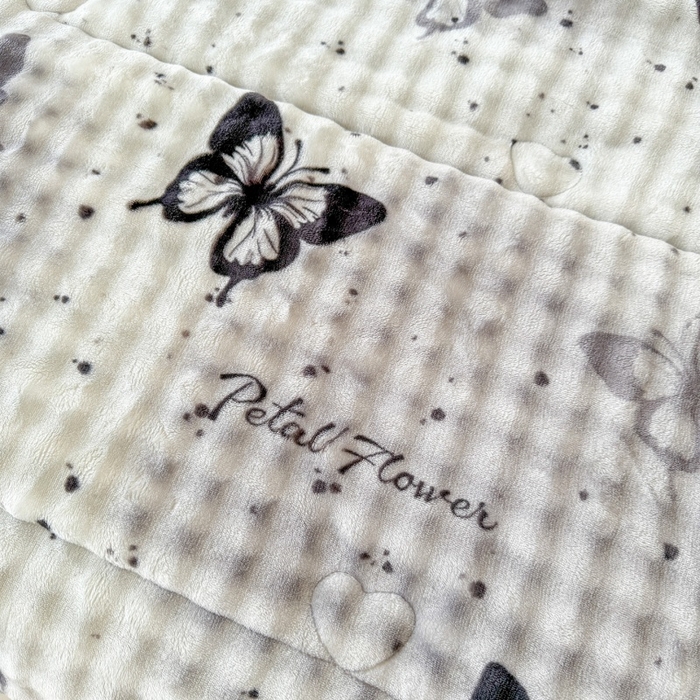 91家纺网 家纺一手货源 找家纺 宜梦家居 2025新款獭兔绒三层夹棉加厚豆豆棉被子被芯 蝴蝶