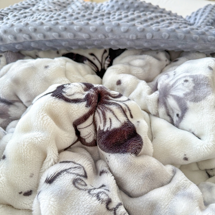 91家纺网 家纺一手货源 找家纺 宜梦家居 2025新款獭兔绒三层夹棉加厚豆豆棉被子被芯 蝴蝶