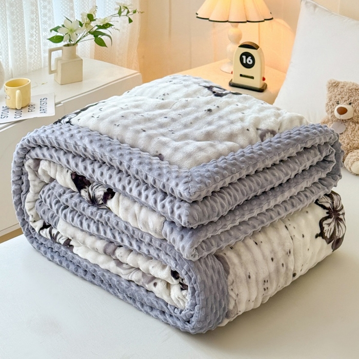 91家纺网 家纺一手货源 找家纺 宜梦家居 2025新款獭兔绒三层夹棉加厚豆豆棉被子被芯 蝴蝶