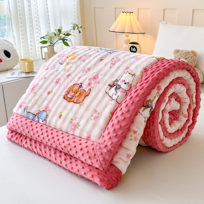 91家纺网 家纺一手货源 找家纺 宜梦家居 2025新款獭兔绒三层夹棉加厚豆豆棉被子被芯 花草狗