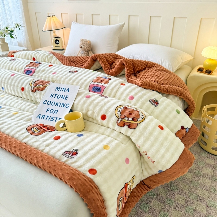 91家纺网 家纺一手货源 找家纺 宜梦家居 2025新款獭兔绒三层夹棉加厚豆豆棉被子被芯 卡皮巴拉