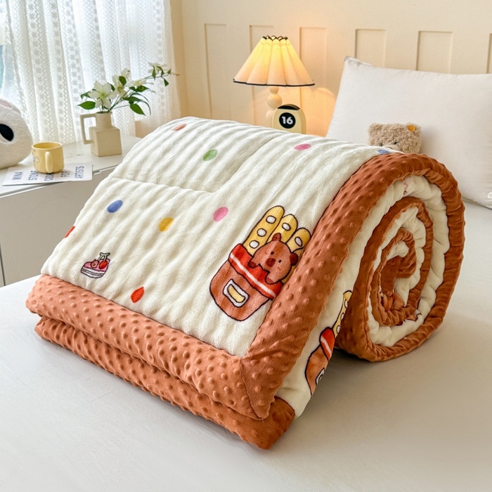 91家纺网 家纺一手货源 找家纺 宜梦家居 2025新款獭兔绒三层夹棉加厚豆豆棉被子被芯 卡皮巴拉