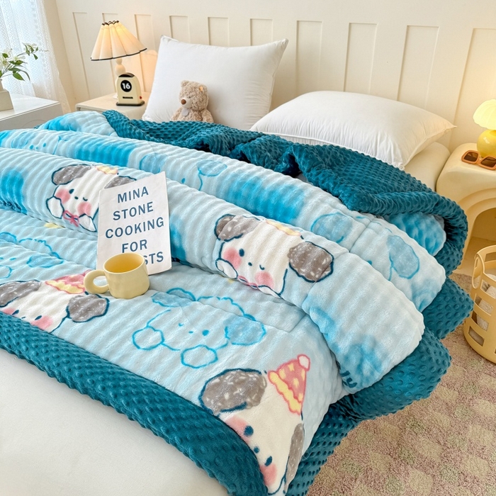 91家纺网 家纺一手货源 找家纺 宜梦家居 2025新款獭兔绒三层夹棉加厚豆豆棉被子被芯 蓝狗