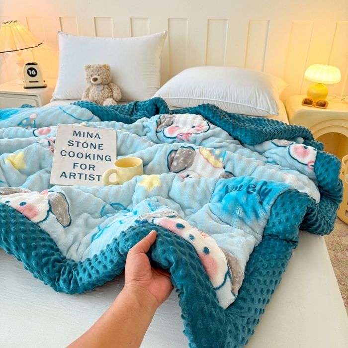 91家纺网 家纺一手货源 找家纺 宜梦家居 2025新款獭兔绒三层夹棉加厚豆豆棉被子被芯 蓝狗