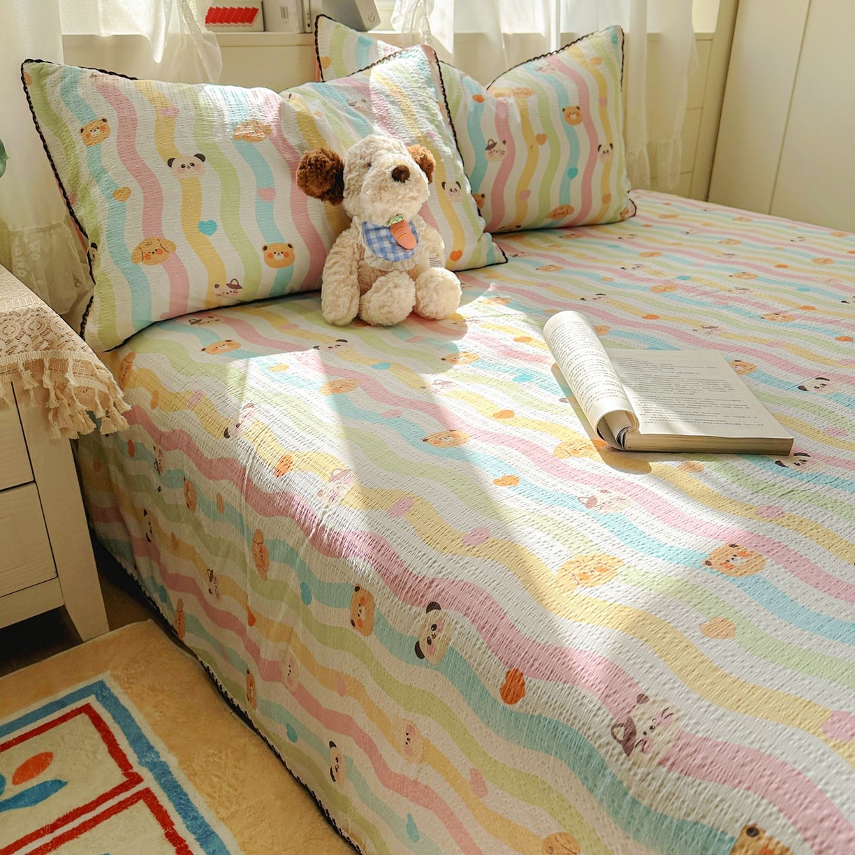 91家纺网 家纺一手货源 找家纺 优卡迪家纺馆 2025新款皱皱棉小花边床单（下载文件包含买家秀） 多彩小熊