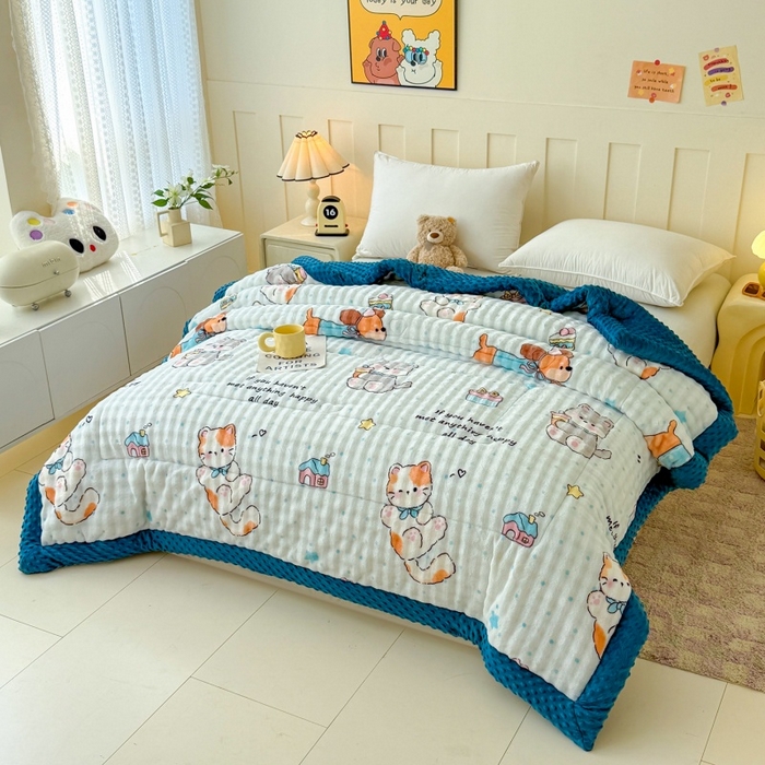 91家纺网 家纺一手货源 找家纺 宜梦家居 2025新款獭兔绒三层夹棉加厚豆豆棉被子被芯 蓝色动物