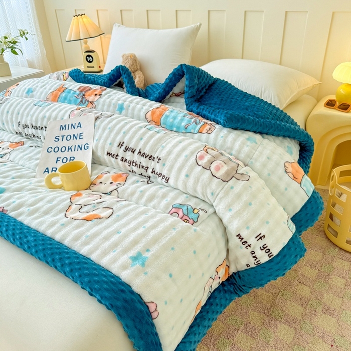 91家纺网 家纺一手货源 找家纺 宜梦家居 2025新款獭兔绒三层夹棉加厚豆豆棉被子被芯 蓝色动物