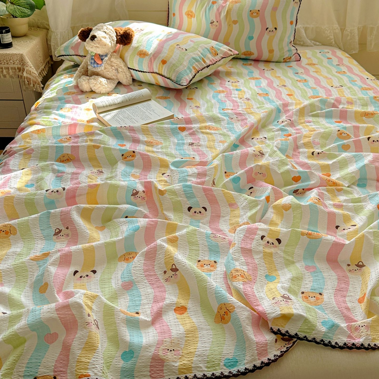 91家纺网 家纺一手货源 找家纺 优卡迪家纺馆 2025新款皱皱棉小花边床单（下载文件包含买家秀） 多彩小熊