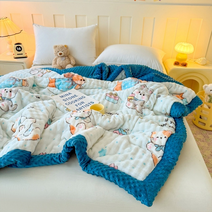 91家纺网 家纺一手货源 找家纺 宜梦家居 2025新款獭兔绒三层夹棉加厚豆豆棉被子被芯 蓝色动物