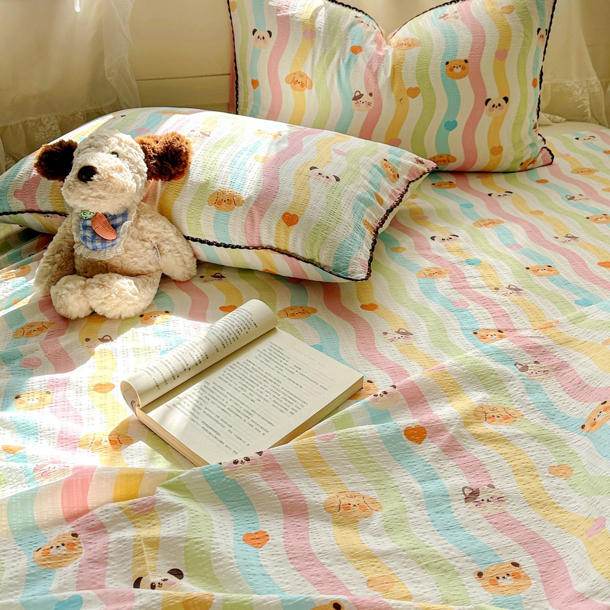 91家纺网 家纺一手货源 找家纺 优卡迪家纺馆 2025新款皱皱棉小花边床单（下载文件包含买家秀） 多彩小熊