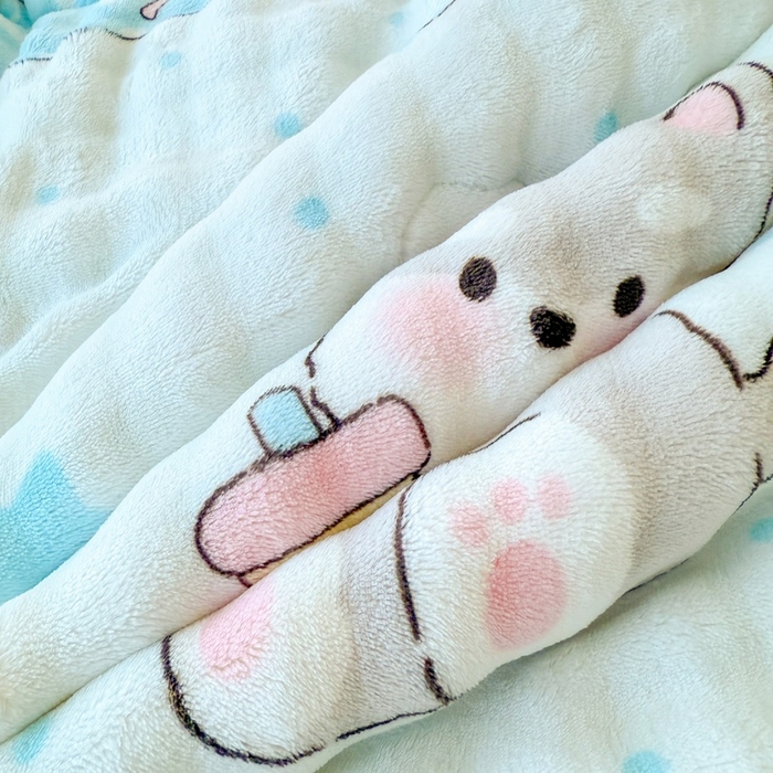 91家纺网 家纺一手货源 找家纺 宜梦家居 2025新款獭兔绒三层夹棉加厚豆豆棉被子被芯 蓝色动物