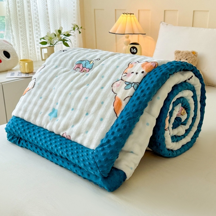 91家纺网 家纺一手货源 找家纺 宜梦家居 2025新款獭兔绒三层夹棉加厚豆豆棉被子被芯 蓝色动物