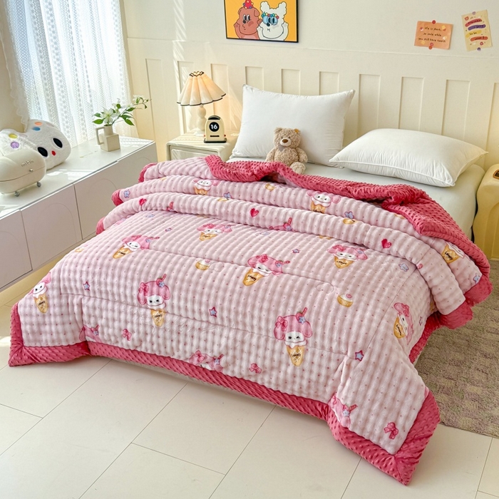 91家纺网 家纺一手货源 找家纺 宜梦家居 2025新款獭兔绒三层夹棉加厚豆豆棉被子被芯 美乐蒂