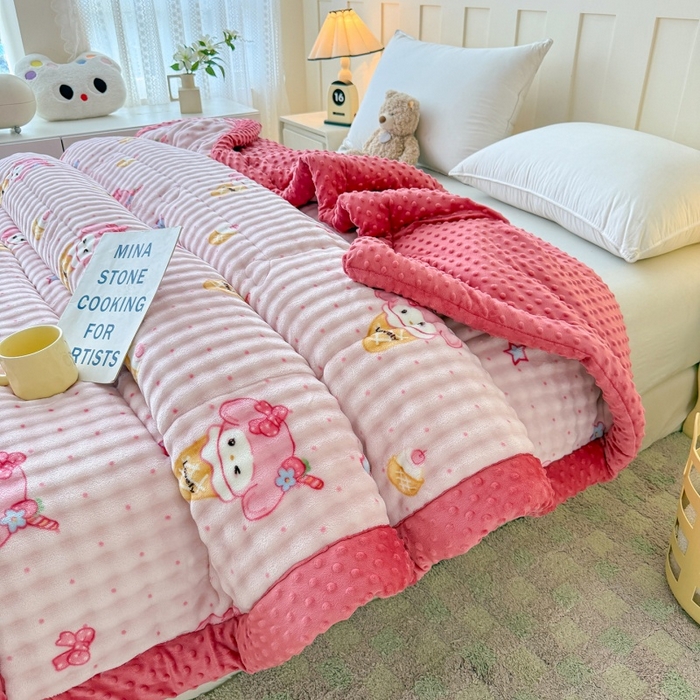 91家纺网 家纺一手货源 找家纺 宜梦家居 2025新款獭兔绒三层夹棉加厚豆豆棉被子被芯 美乐蒂