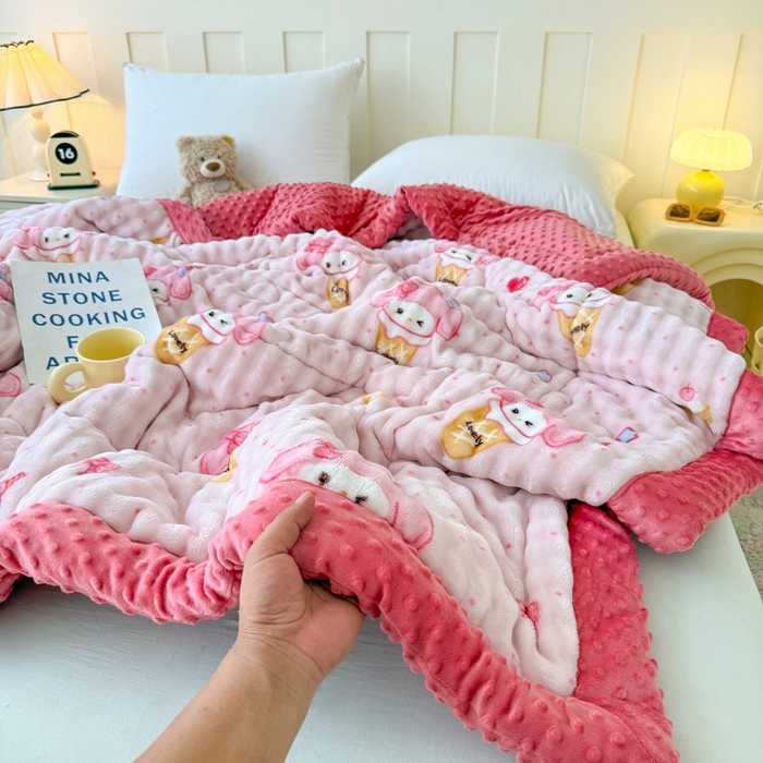 91家纺网 家纺一手货源 找家纺 宜梦家居 2025新款獭兔绒三层夹棉加厚豆豆棉被子被芯 美乐蒂