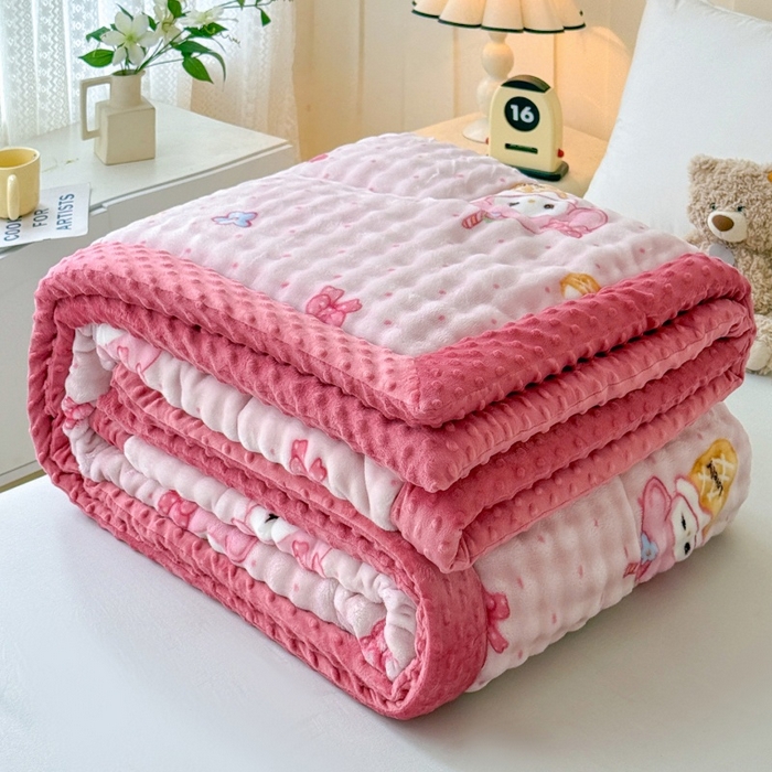 91家纺网 家纺一手货源 找家纺 宜梦家居 2025新款獭兔绒三层夹棉加厚豆豆棉被子被芯 美乐蒂