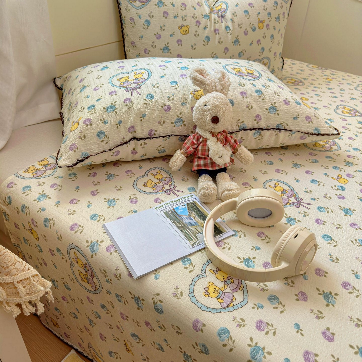 91家纺网 家纺一手货源 找家纺 优卡迪家纺馆 2025新款皱皱棉小花边床单（下载文件包含买家秀） 花香浮梦