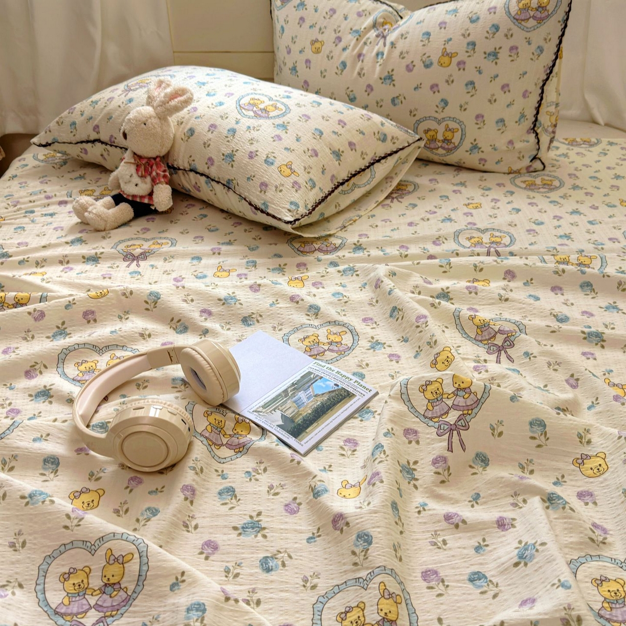 91家纺网 家纺一手货源 找家纺 优卡迪家纺馆 2025新款皱皱棉小花边床单（下载文件包含买家秀） 花香浮梦