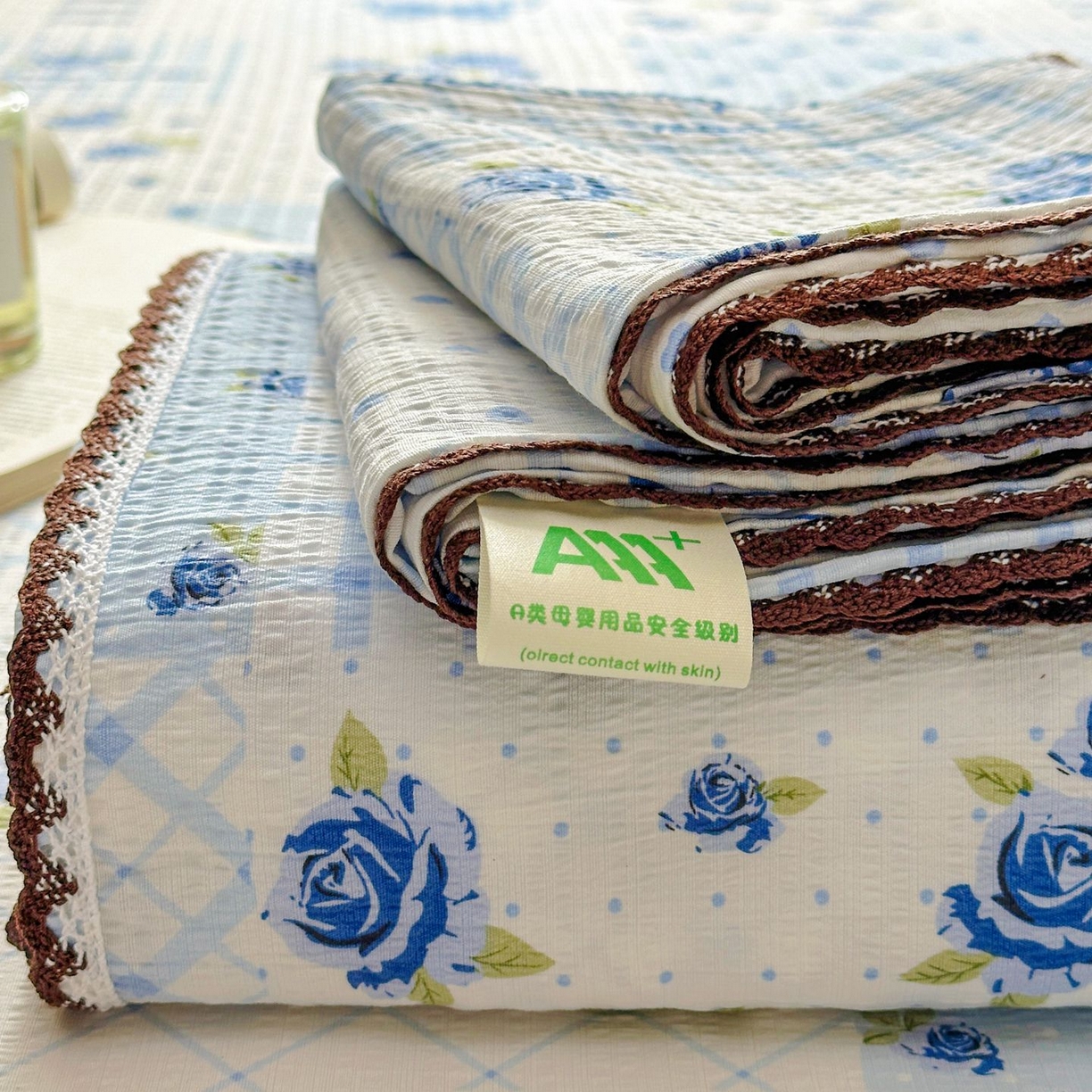 91家纺网 家纺一手货源 找家纺 优卡迪家纺馆 2025新款皱皱棉小花边床单（下载文件包含买家秀） 蓝玫之约