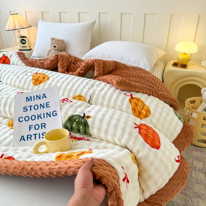 91家纺网 家纺一手货源 找家纺 宜梦家居 2025新款獭兔绒三层夹棉加厚豆豆棉被子被芯 南瓜