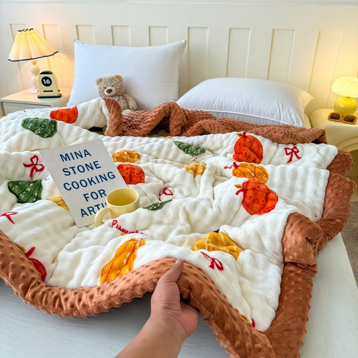 91家纺网 家纺一手货源 找家纺 宜梦家居 2025新款獭兔绒三层夹棉加厚豆豆棉被子被芯 南瓜