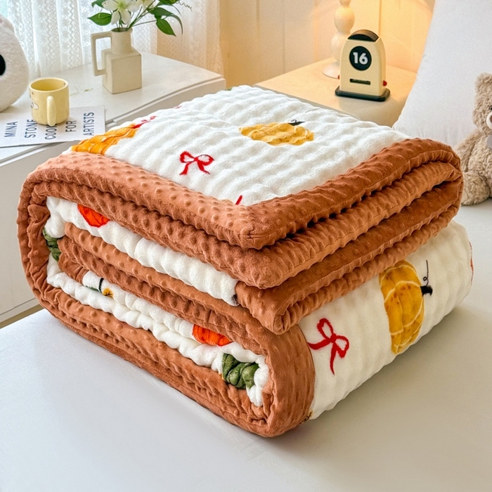 91家纺网 家纺一手货源 找家纺 宜梦家居 2025新款獭兔绒三层夹棉加厚豆豆棉被子被芯 南瓜