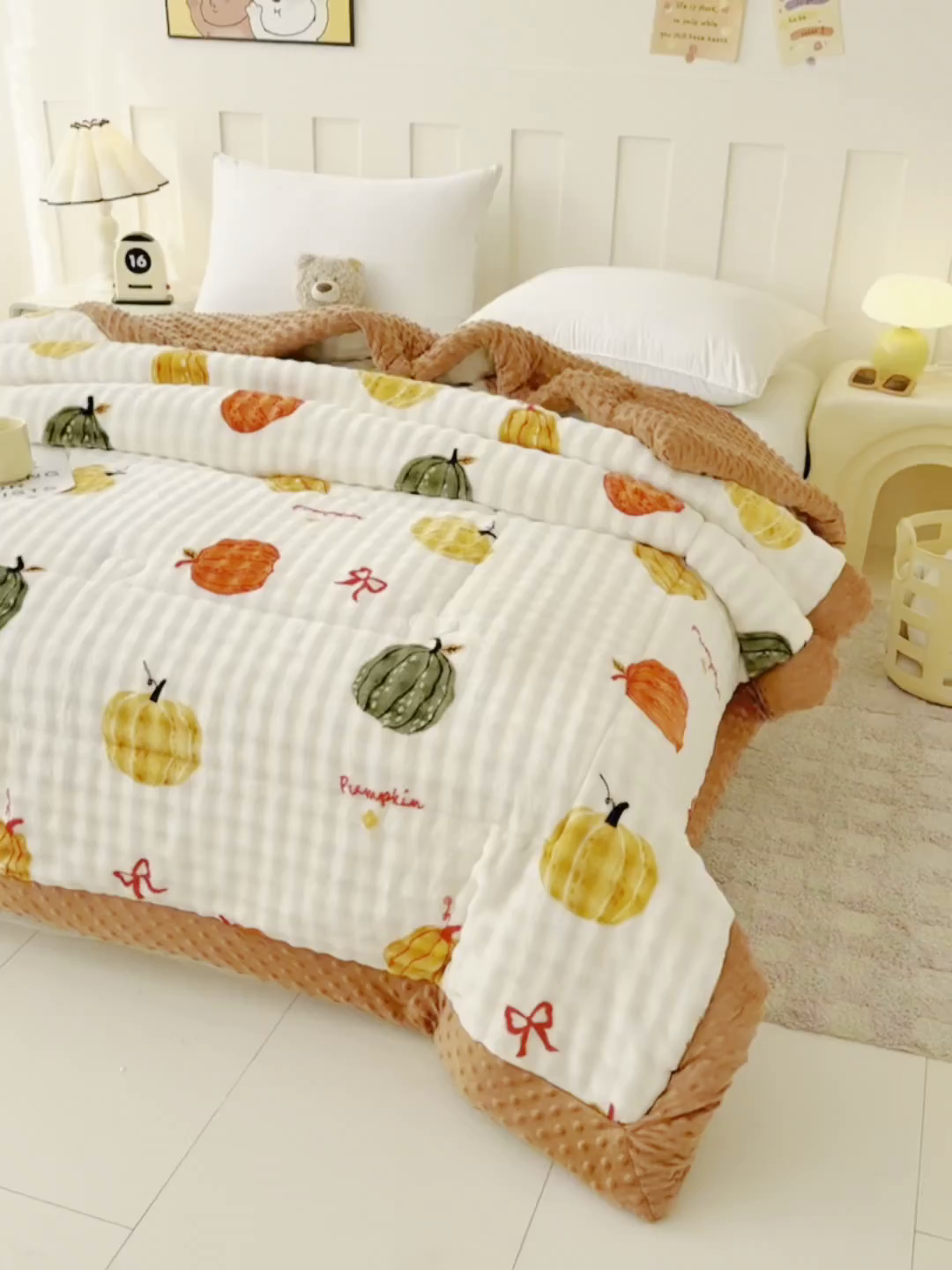 91家纺网 家纺一手货源 找家纺 宜梦家居 2025新款獭兔绒三层夹棉加厚豆豆棉被子被芯 南瓜