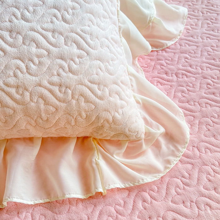 91家纺网 家纺一手货源 找家纺 绒棉世家 2025秋冬新款A类加厚牛奶绒花边床盖款床裙四件套-浪漫蝴蝶结 浪漫蝴蝶结-粉