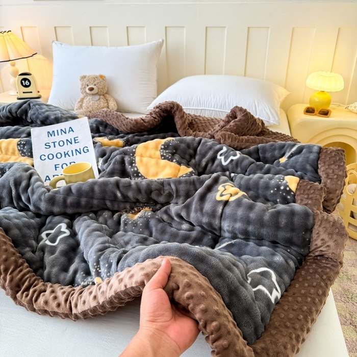 91家纺网 家纺一手货源 找家纺 宜梦家居 2025新款獭兔绒三层夹棉加厚豆豆棉被子被芯 星月