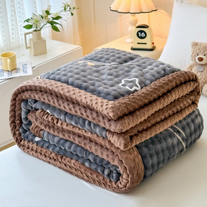 91家纺网 家纺一手货源 找家纺 宜梦家居 2025新款獭兔绒三层夹棉加厚豆豆棉被子被芯 星月