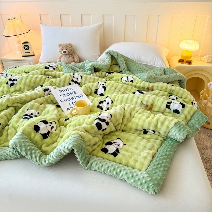 91家纺网 家纺一手货源 找家纺 宜梦家居 2025新款獭兔绒三层夹棉加厚豆豆棉被子被芯 熊猫