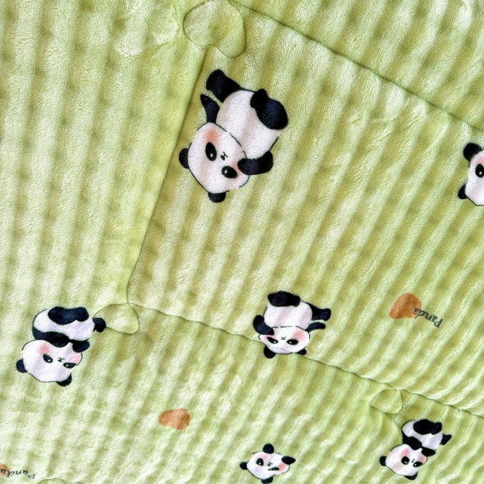 91家纺网 家纺一手货源 找家纺 宜梦家居 2025新款獭兔绒三层夹棉加厚豆豆棉被子被芯 熊猫