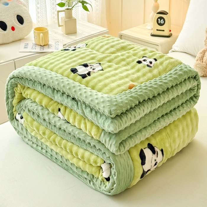 91家纺网 家纺一手货源 找家纺 宜梦家居 2025新款獭兔绒三层夹棉加厚豆豆棉被子被芯 熊猫