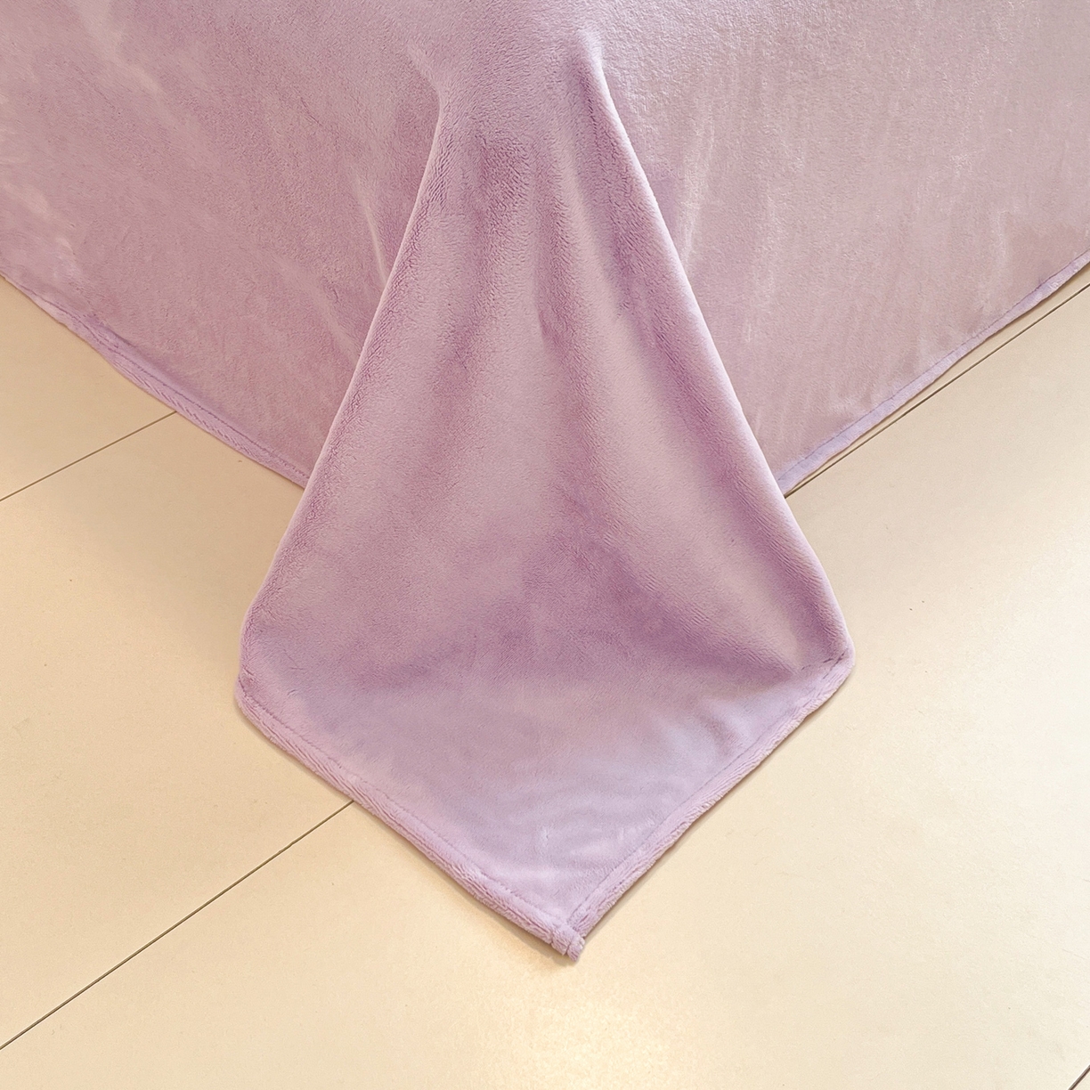 91家纺网 家纺一手货源 找家纺 佳汐蓝家纺 2025新款190克高克重牛奶绒印花四件套 小花絮语+丁香紫