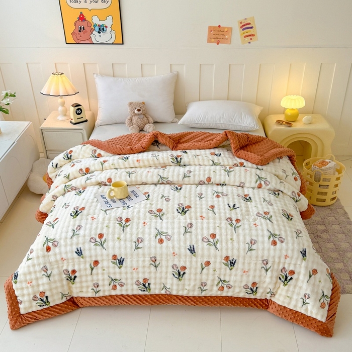 91家纺网 家纺一手货源 找家纺 宜梦家居 2025新款獭兔绒三层夹棉加厚豆豆棉被子被芯 郁金香