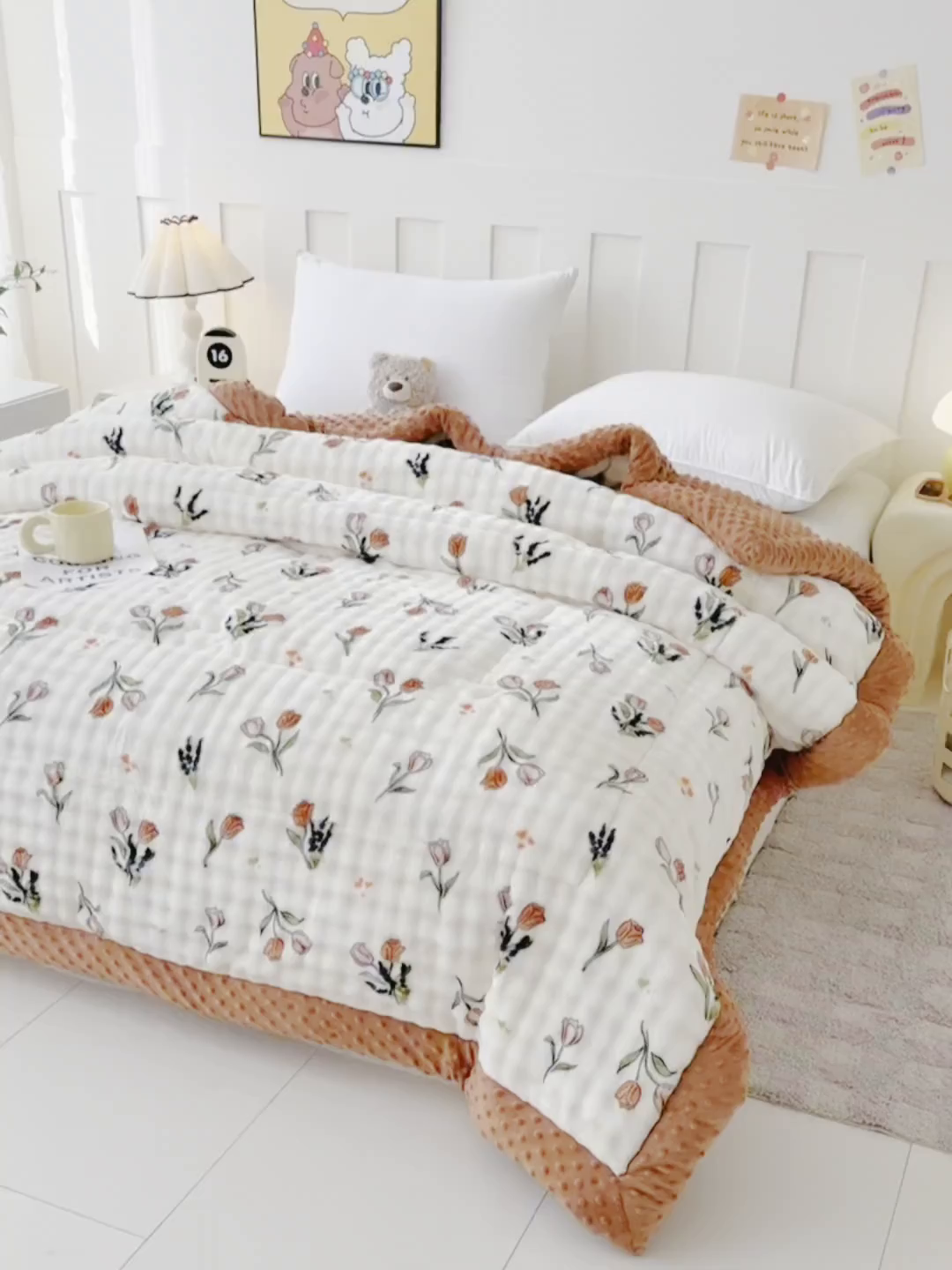 91家纺网 家纺一手货源 找家纺 宜梦家居 2025新款獭兔绒三层夹棉加厚豆豆棉被子被芯 郁金香