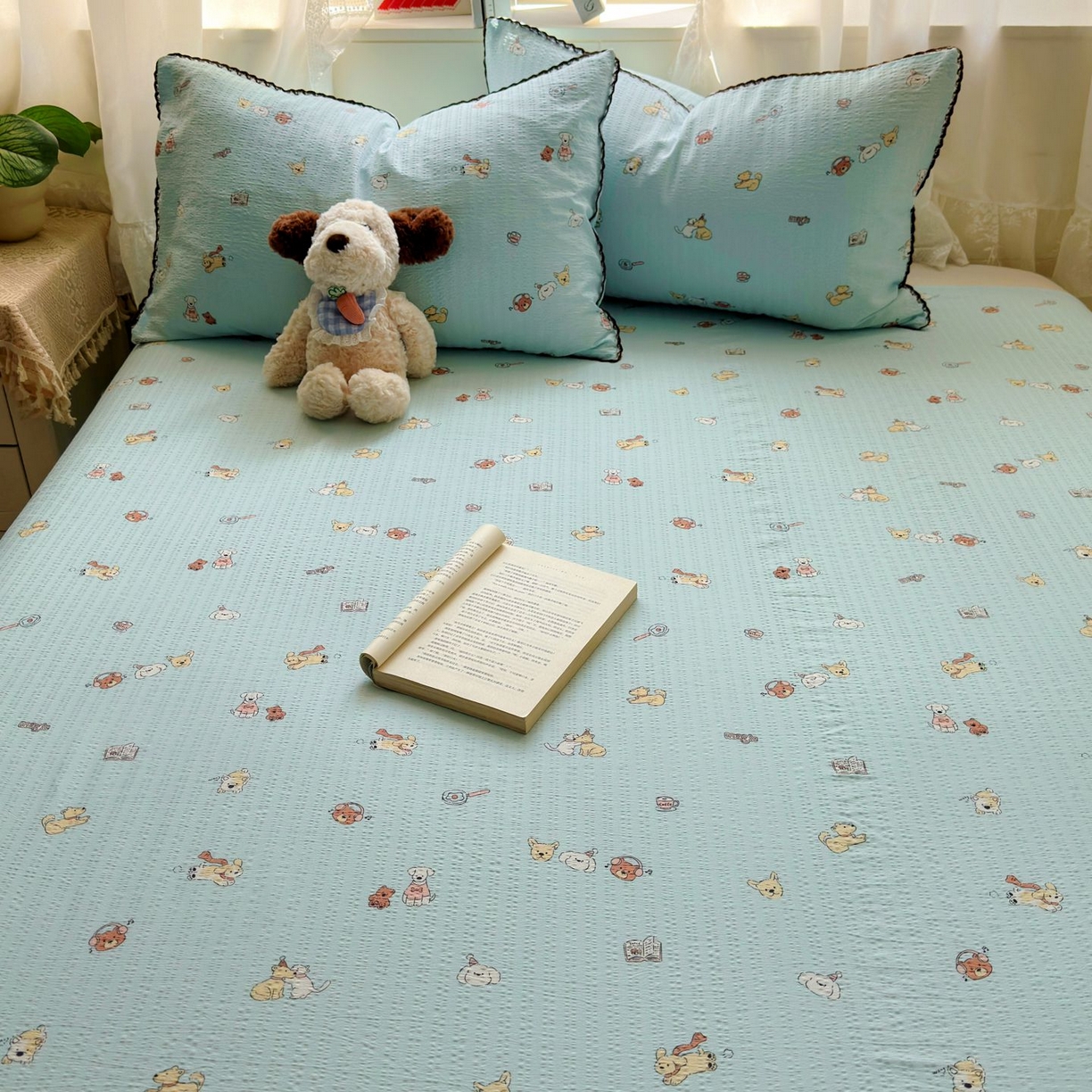 91家纺网 家纺一手货源 找家纺 优卡迪家纺馆 2025新款皱皱棉小花边床单（下载文件包含买家秀） 顽皮汪汪