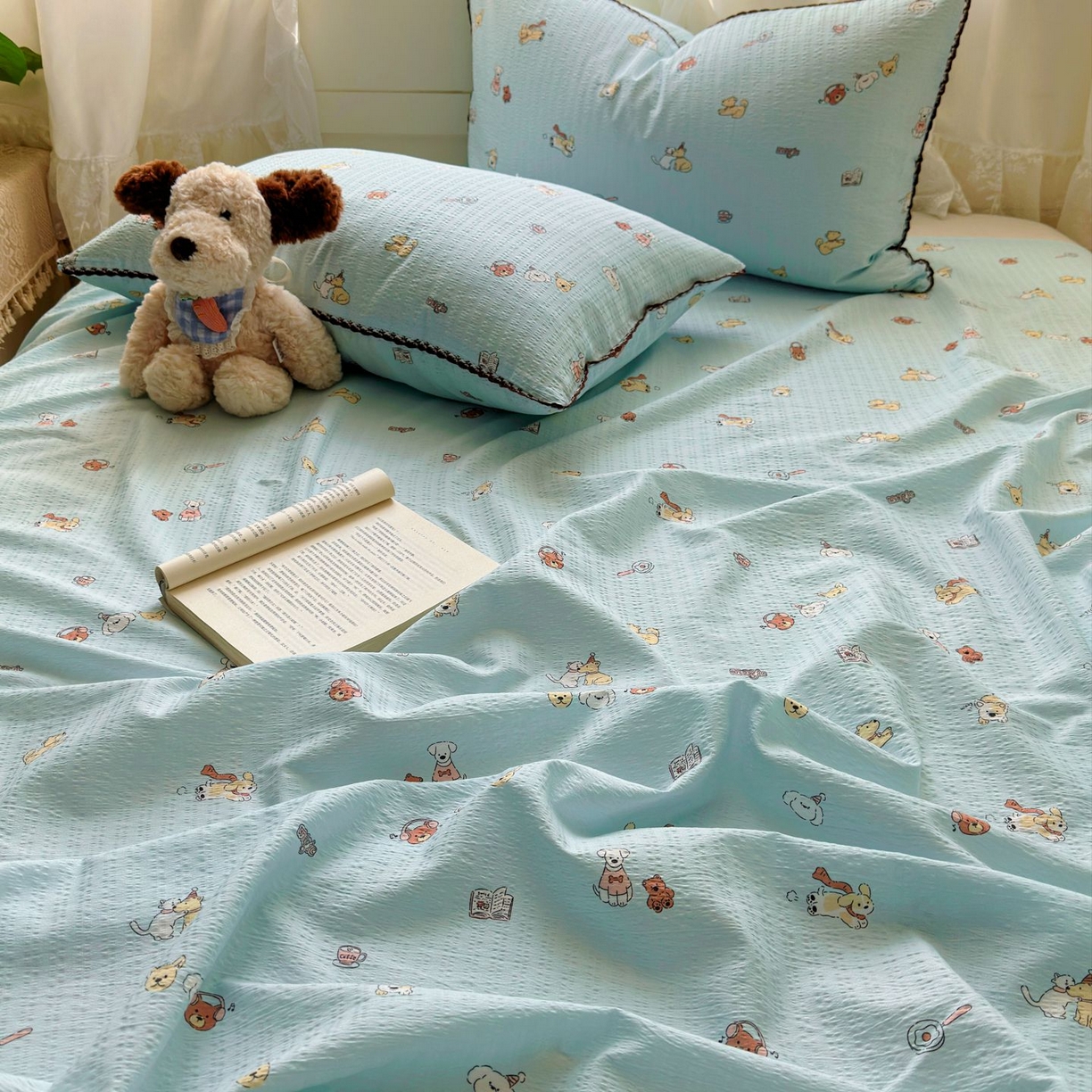 91家纺网 家纺一手货源 找家纺 优卡迪家纺馆 2025新款皱皱棉小花边床单（下载文件包含买家秀） 顽皮汪汪