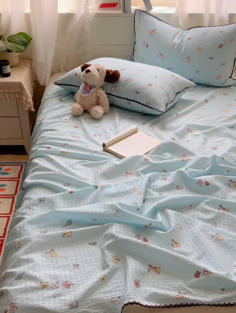 91家纺网 家纺一手货源 找家纺 优卡迪家纺馆 2025新款皱皱棉小花边床单（下载文件包含买家秀） 顽皮汪汪