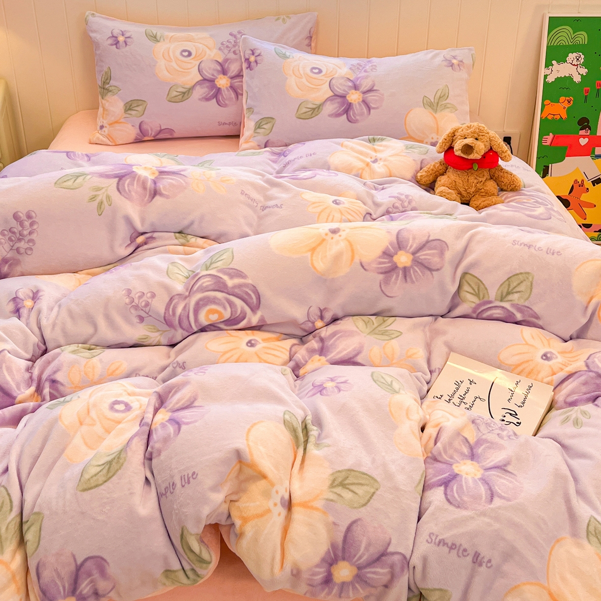 91家纺网 家纺一手货源 找家纺 佳汐蓝家纺 2025新款190克高克重牛奶绒印花四件套 紫芋花+奶油粉