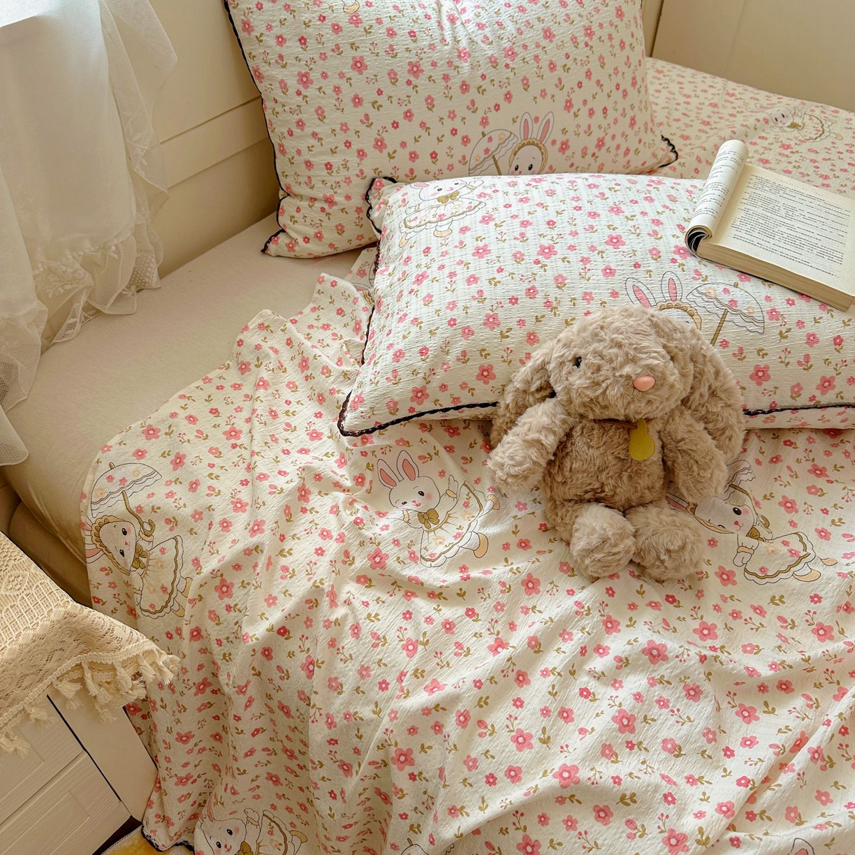 91家纺网 家纺一手货源 找家纺 优卡迪家纺馆 2025新款皱皱棉小花边床单（下载文件包含买家秀） 相见欢