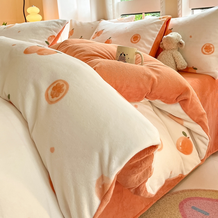 91家纺网 家纺一手货源 找家纺 佳汐蓝家纺 2025新款190克高克重牛奶绒印花四件套 橙心如意+爱玛橙