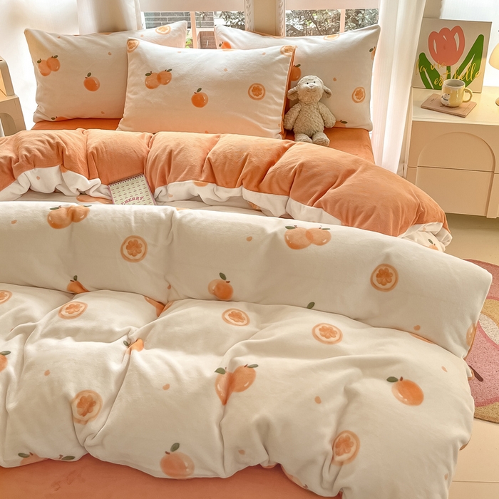 91家纺网 家纺一手货源 找家纺 佳汐蓝家纺 2025新款190克高克重牛奶绒印花四件套 橙心如意+爱玛橙