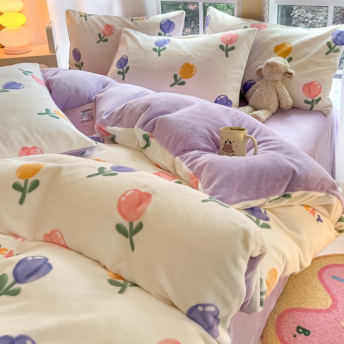 91家纺网 家纺一手货源 找家纺 佳汐蓝家纺 2025新款190克高克重牛奶绒印花四件套 金香心语