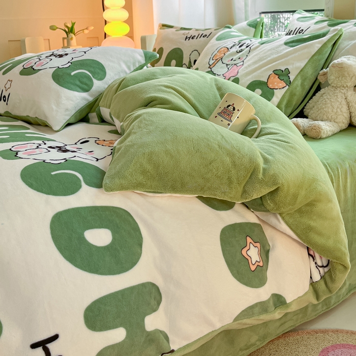 91家纺网 家纺一手货源 找家纺 佳汐蓝家纺 2025新款190克高克重牛奶绒印花四件套 莉菲兔